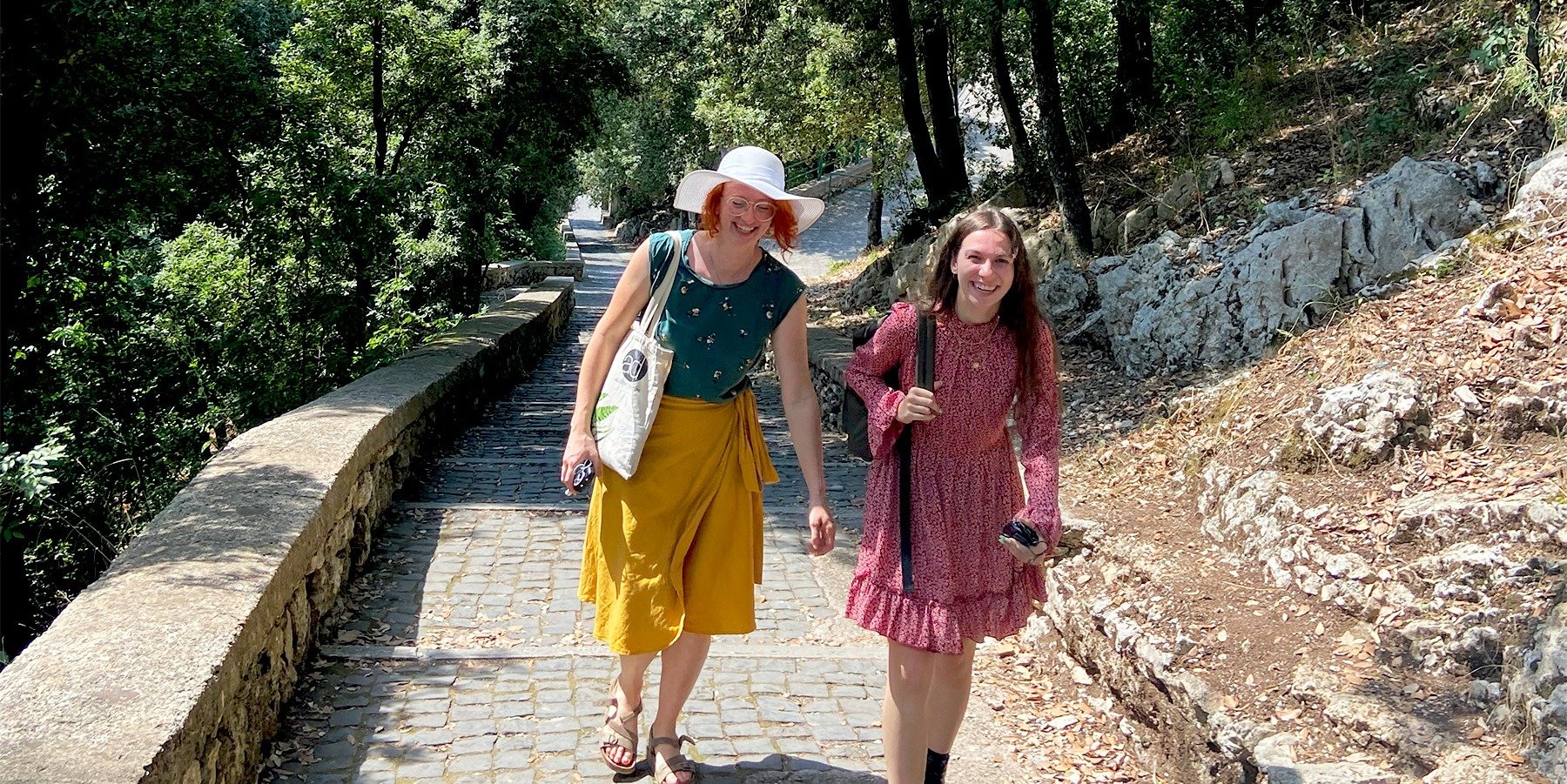 Mary-College-Students-Walking-Rome